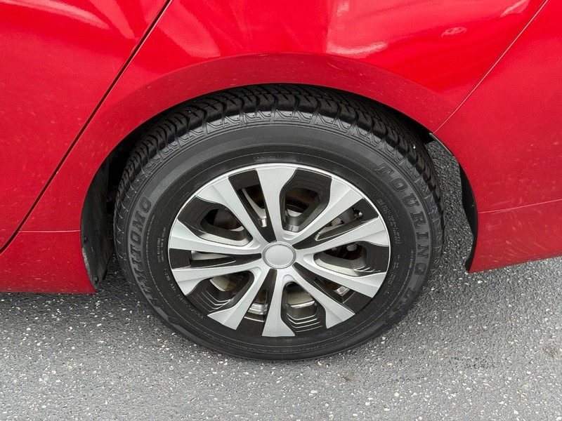 Toyota Prius Vehicle Image 06