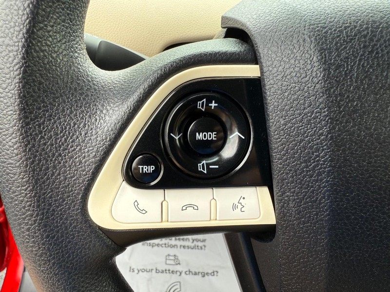 Toyota Prius Vehicle Image 13