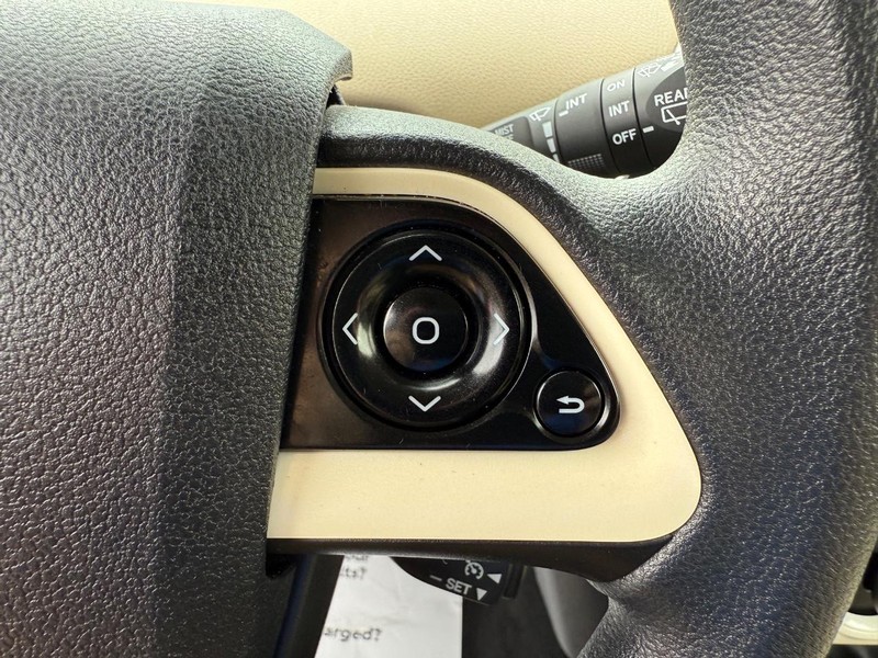 Toyota Prius Vehicle Image 14