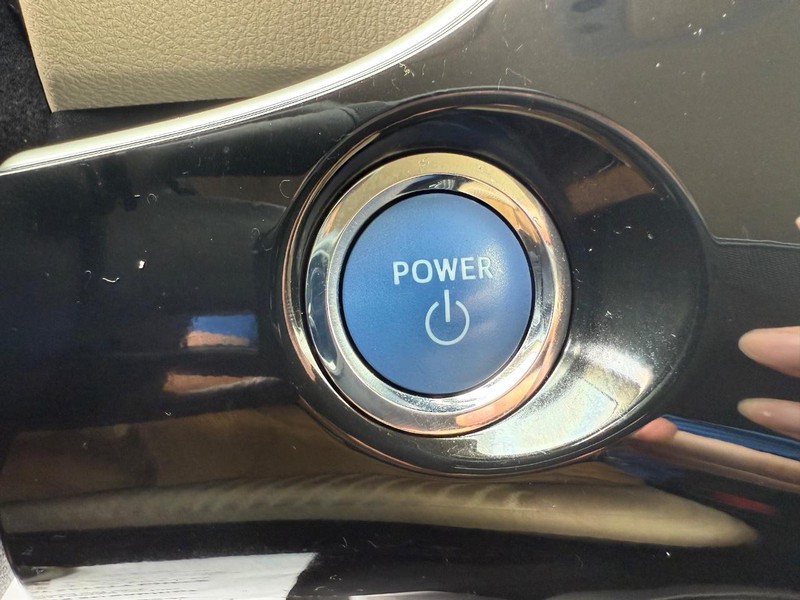 Toyota Prius Vehicle Image 15