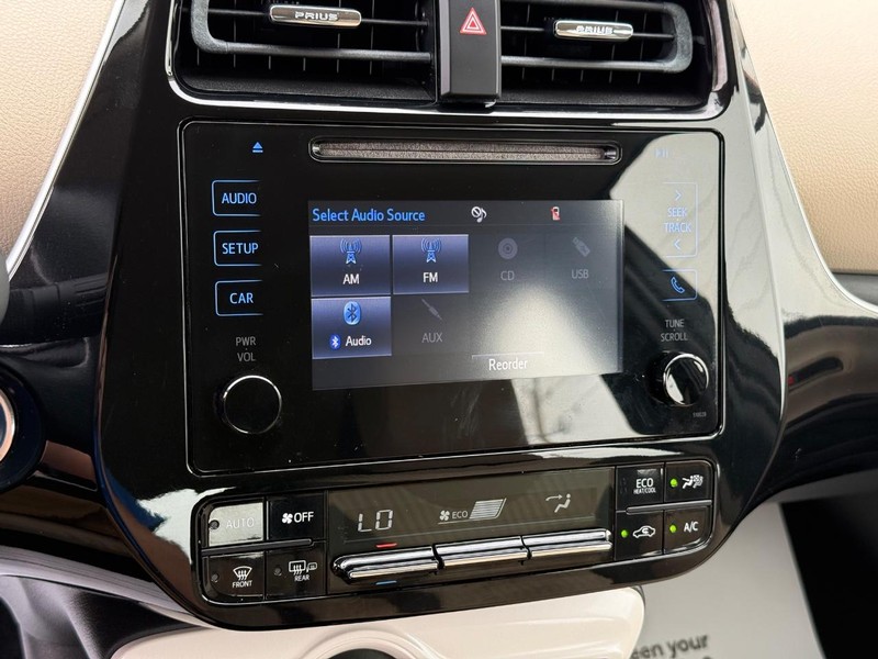 Toyota Prius Vehicle Image 16
