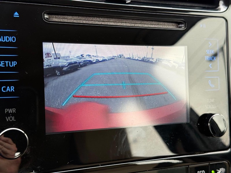 Toyota Prius Vehicle Image 17