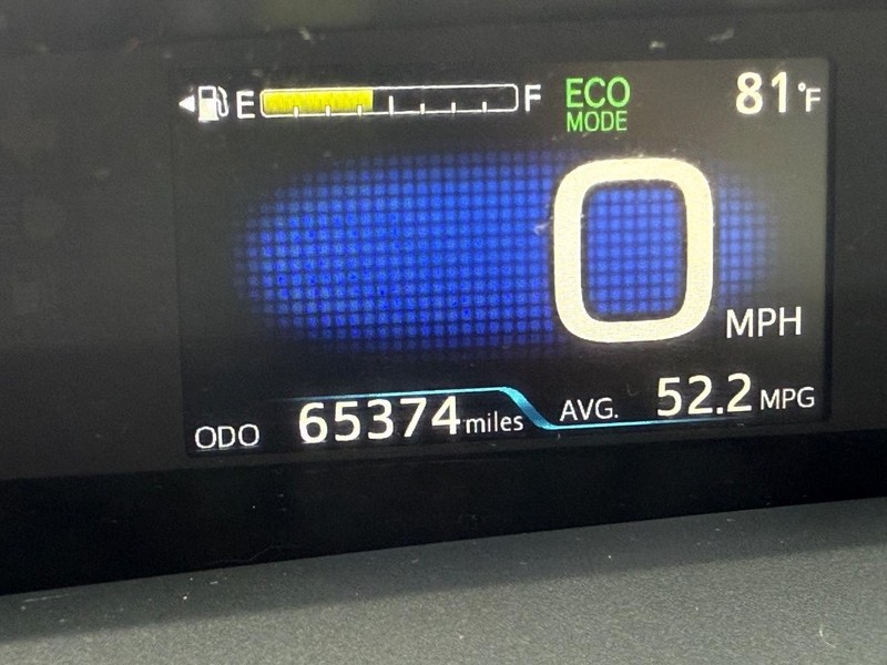 Toyota Prius Vehicle Image 20