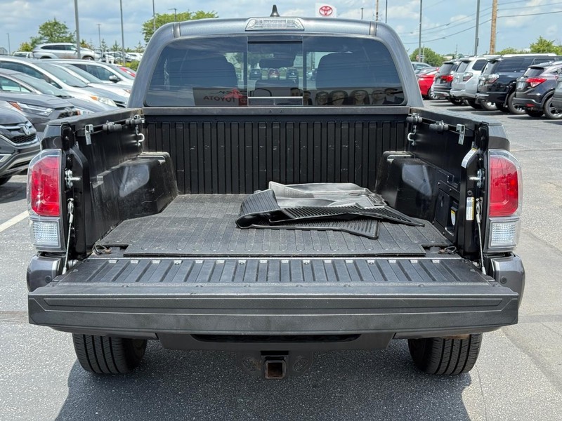 Toyota Tacoma 4WD Vehicle Image 06