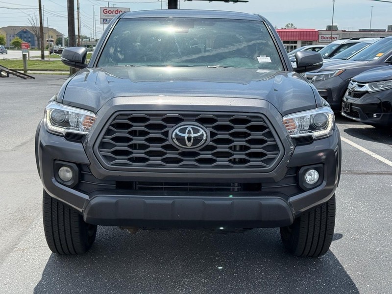 Toyota Tacoma 4WD Vehicle Image 09