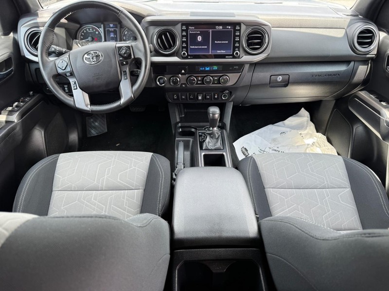 Toyota Tacoma 4WD Vehicle Image 11