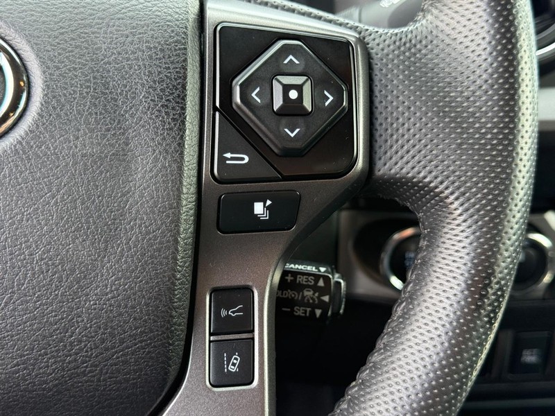 Toyota Tacoma 4WD Vehicle Image 14