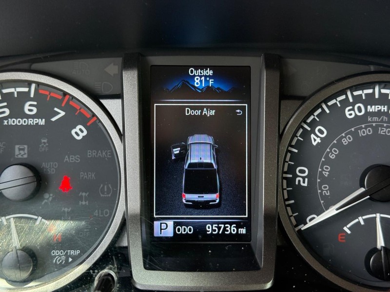 Toyota Tacoma 4WD Vehicle Image 22