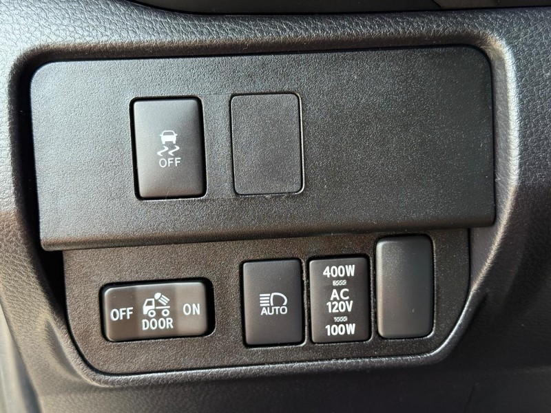 Toyota Tacoma 4WD Vehicle Image 23