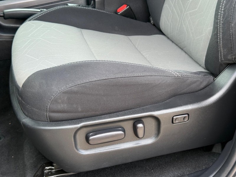 Toyota Tacoma 4WD Vehicle Image 25