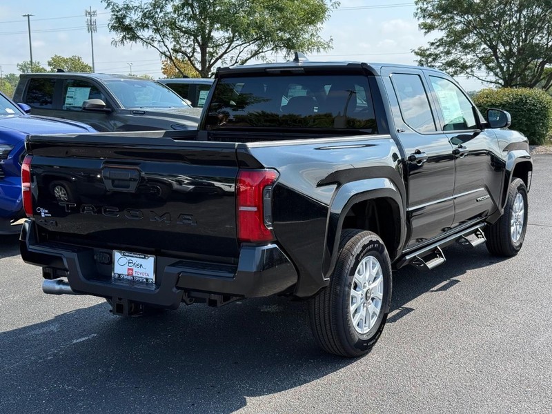 Toyota Tacoma 4WD Vehicle Image 03