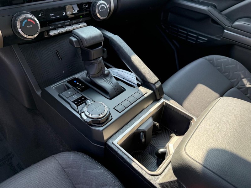 Toyota Tacoma 4WD Vehicle Image 14