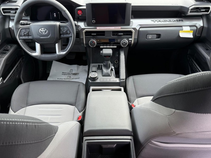 Toyota Tacoma 4WD Vehicle Image 05