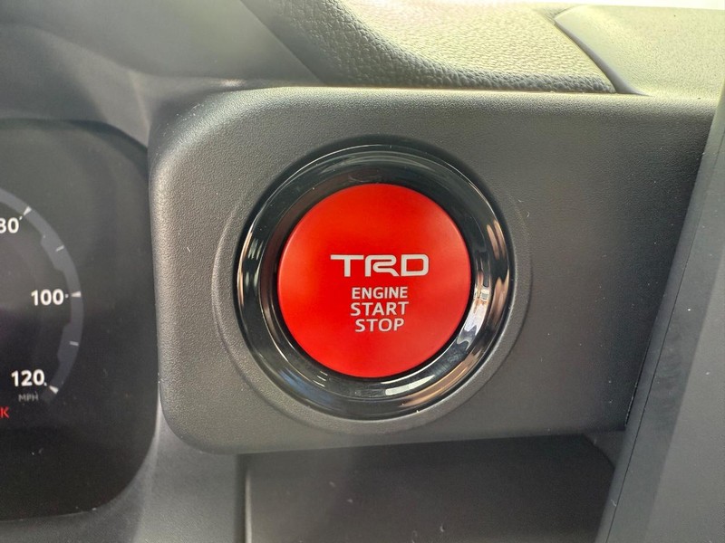 Toyota Tacoma 4WD Vehicle Image 09