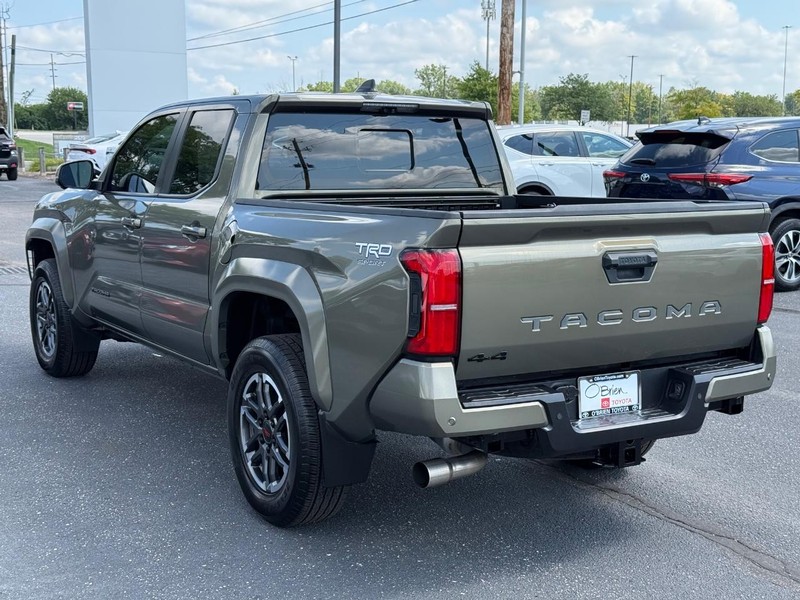 Toyota Tacoma 4WD Vehicle Image 05