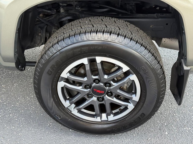 Toyota Tacoma 4WD Vehicle Image 06