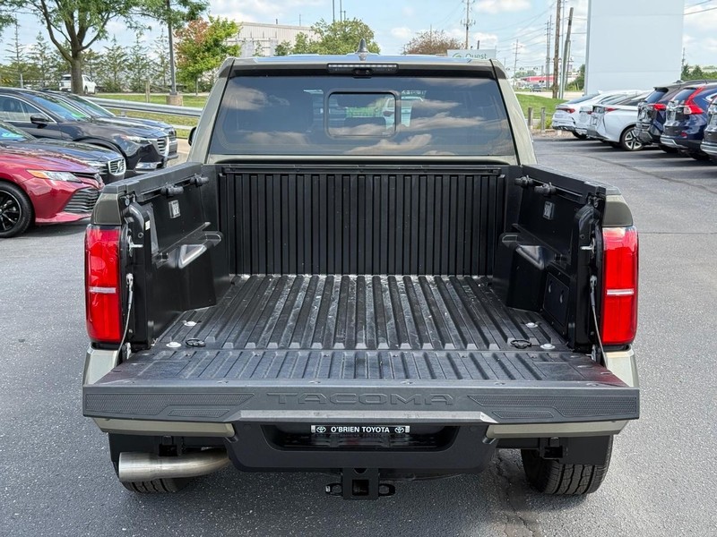 Toyota Tacoma 4WD Vehicle Image 07