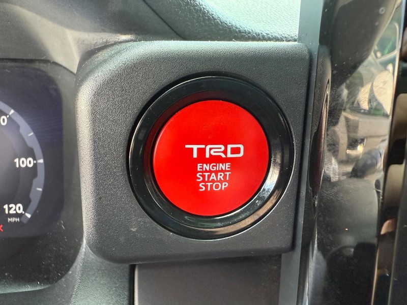 Toyota Tacoma 4WD Vehicle Image 16