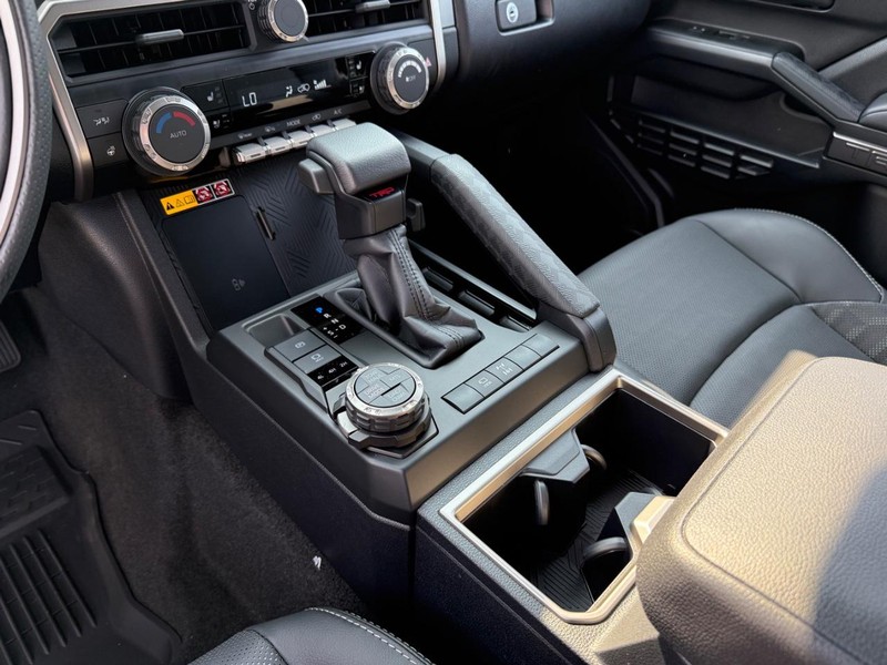 Toyota 4Runner Vehicle Image 15