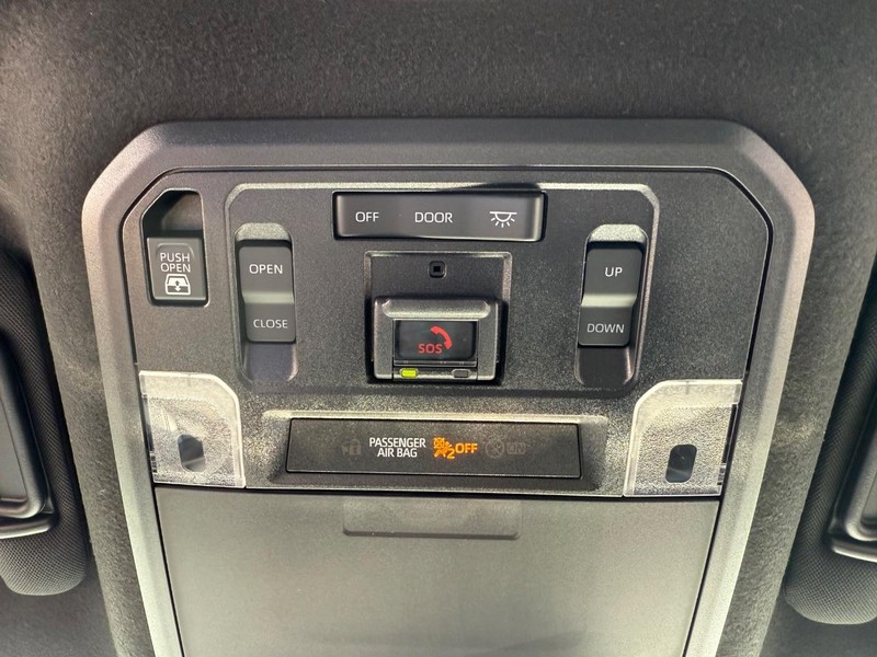 Toyota 4Runner Vehicle Image 17