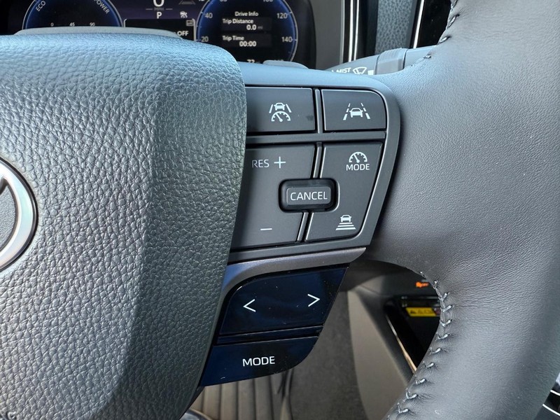 Toyota Camry Vehicle Image 09