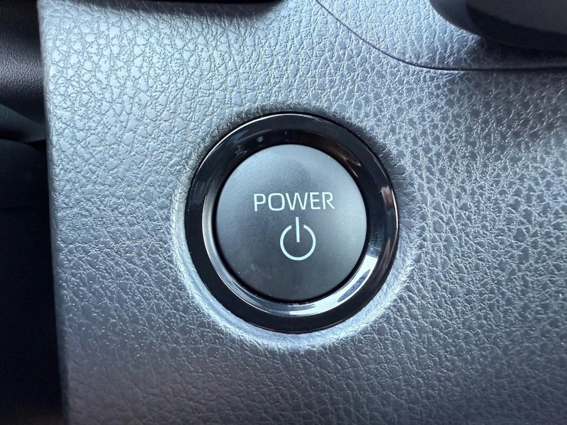 Toyota Camry Vehicle Image 10