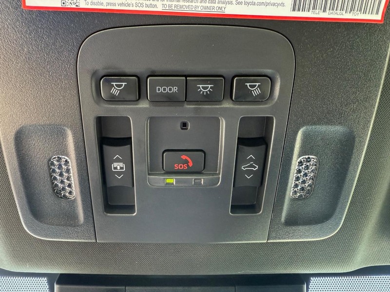 Toyota Camry Vehicle Image 17