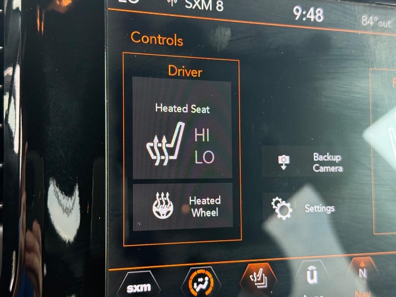 Jeep Grand Cherokee Vehicle Image 18