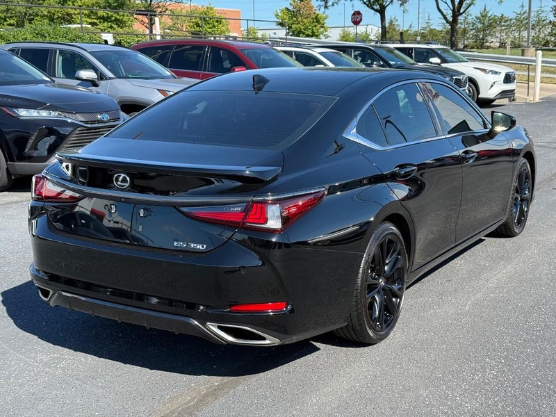 Lexus ES Vehicle Image 03