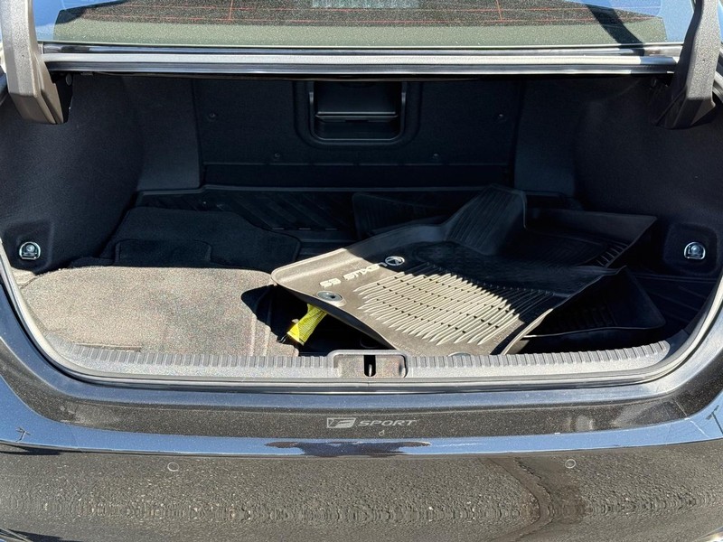 Lexus ES Vehicle Image 07