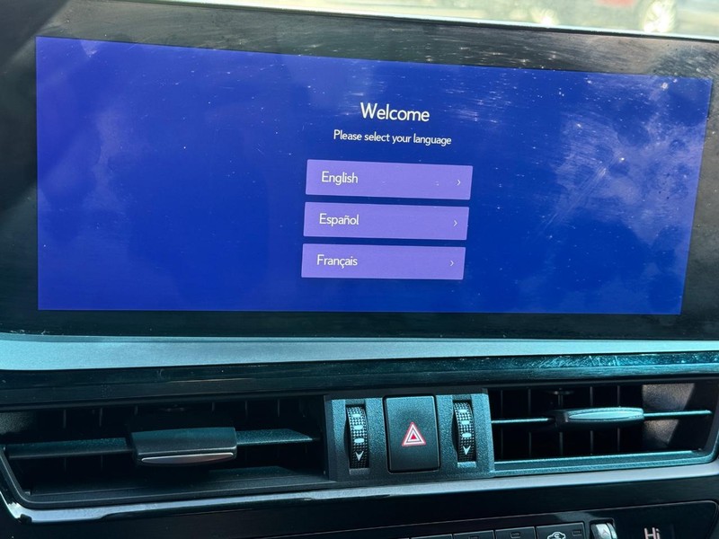 Lexus ES Vehicle Image 19