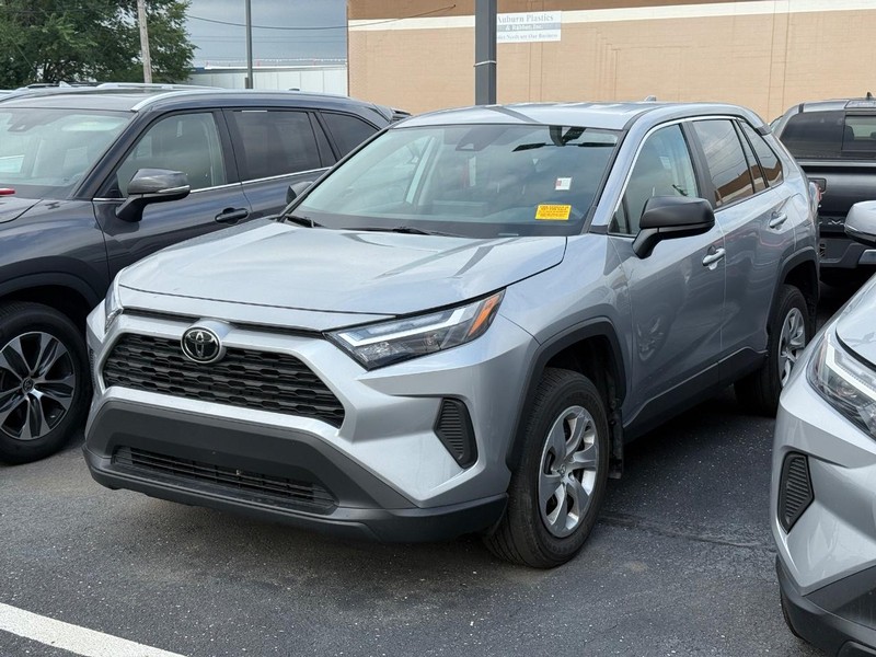 Toyota RAV4 Vehicle Image 02