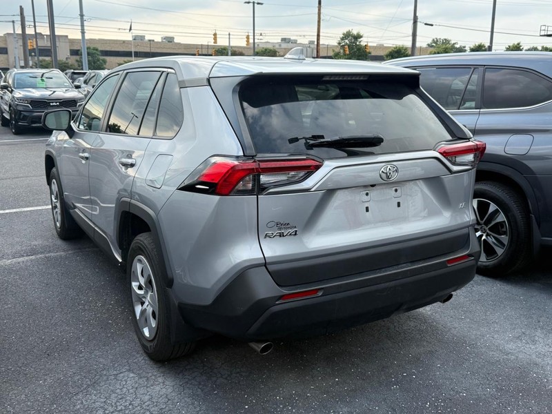 Toyota RAV4 Vehicle Image 03