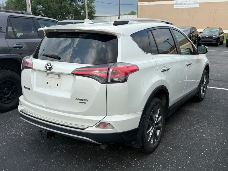 Toyota RAV4 Vehicle Image 04