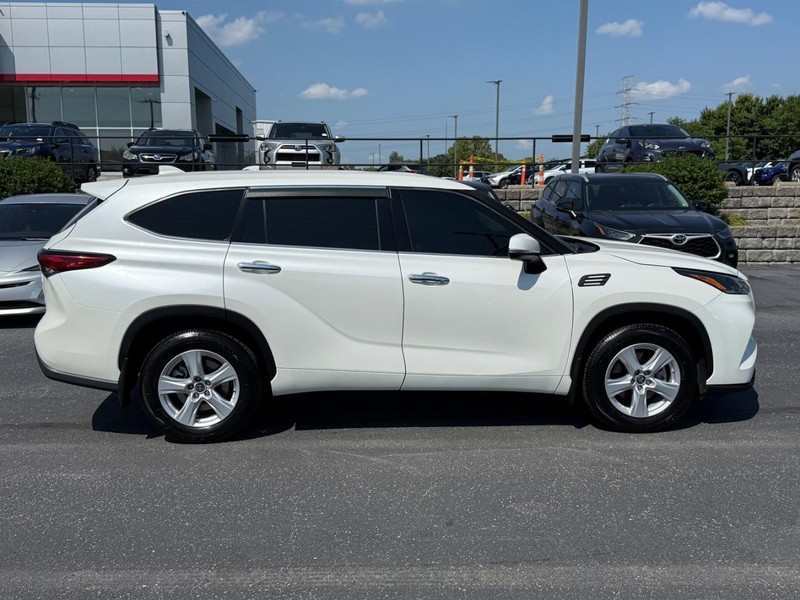 Toyota Highlander Vehicle Image 02