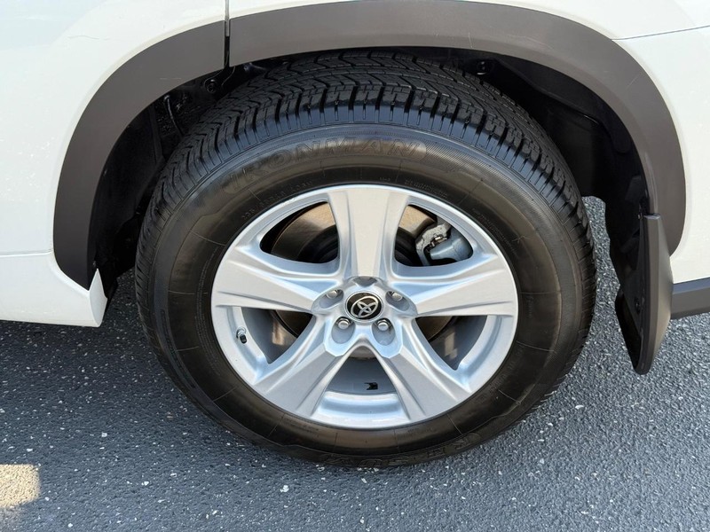 Toyota Highlander Vehicle Image 06