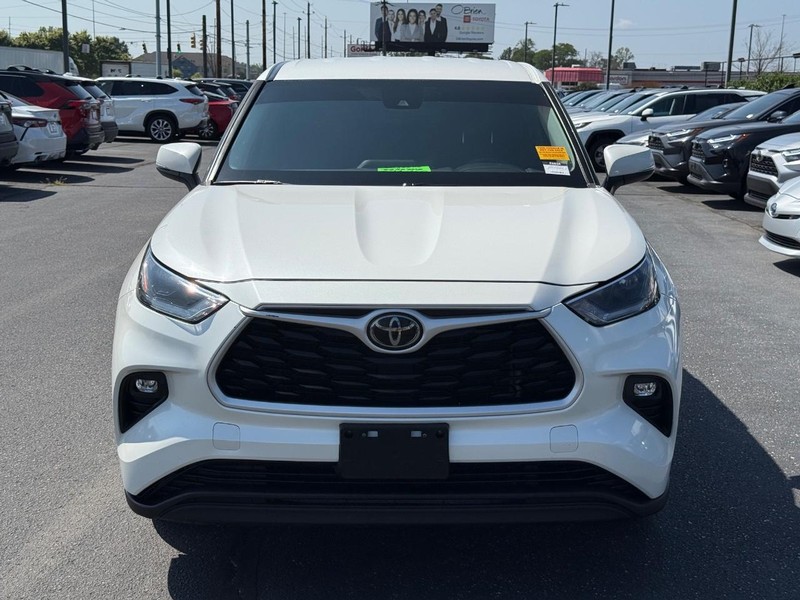 Toyota Highlander Vehicle Image 10