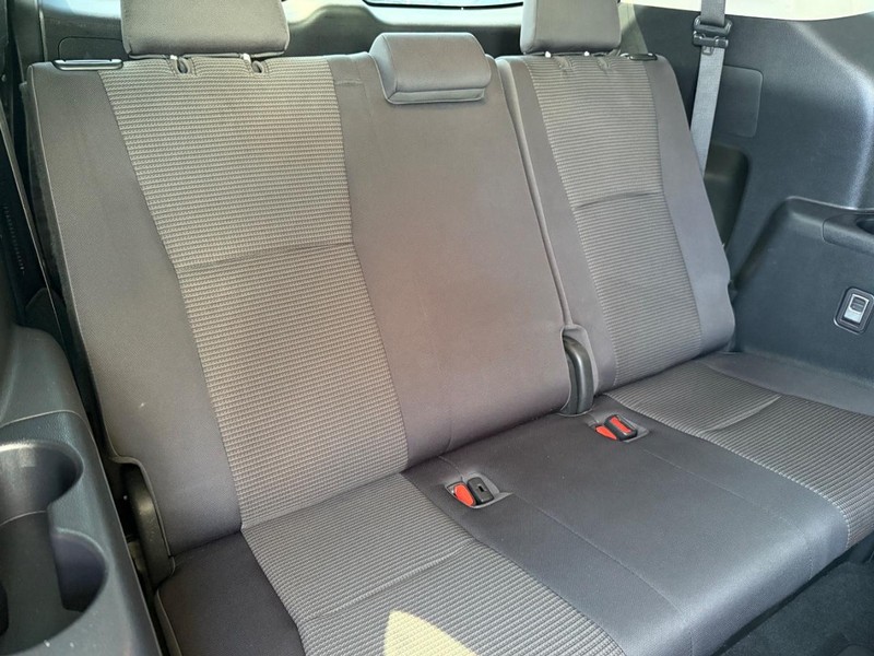 Toyota Highlander Vehicle Image 12