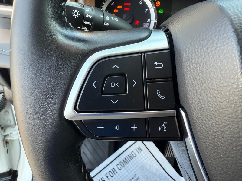 Toyota Highlander Vehicle Image 15