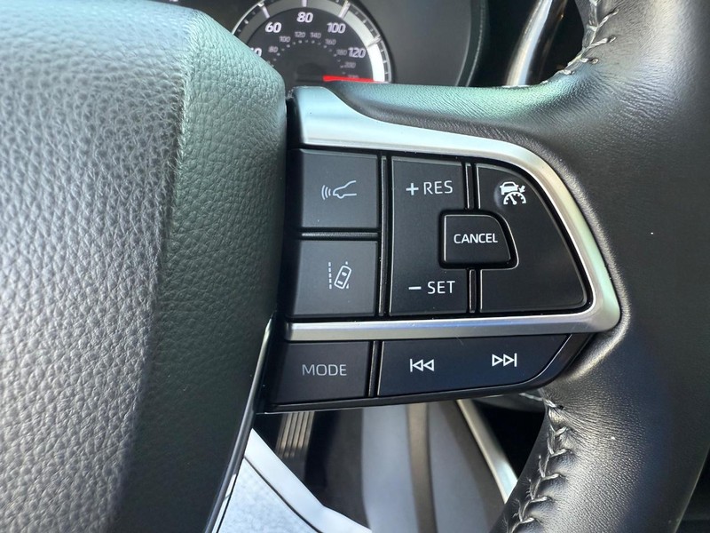 Toyota Highlander Vehicle Image 16