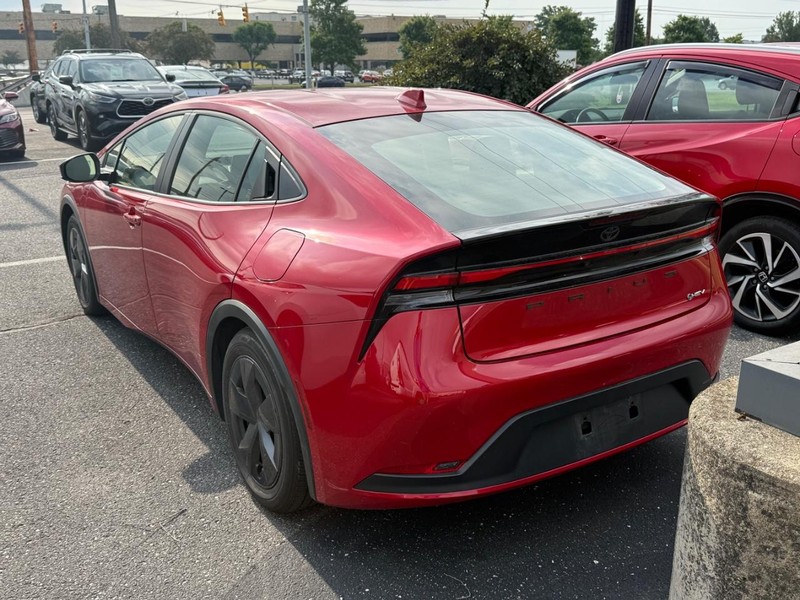 Toyota Prius Vehicle Image 03