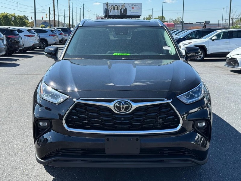Toyota Highlander Vehicle Image 10