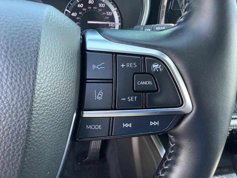 Toyota Highlander Vehicle Image 17