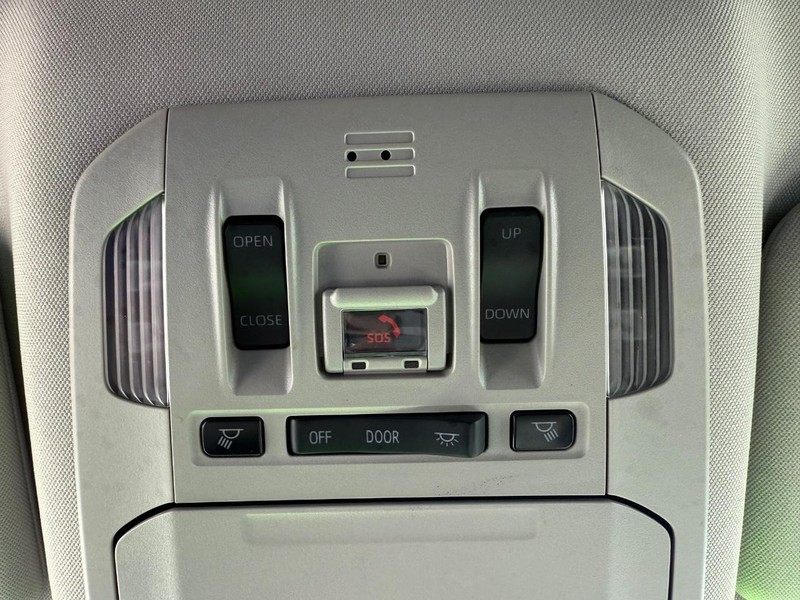 Toyota Highlander Vehicle Image 24