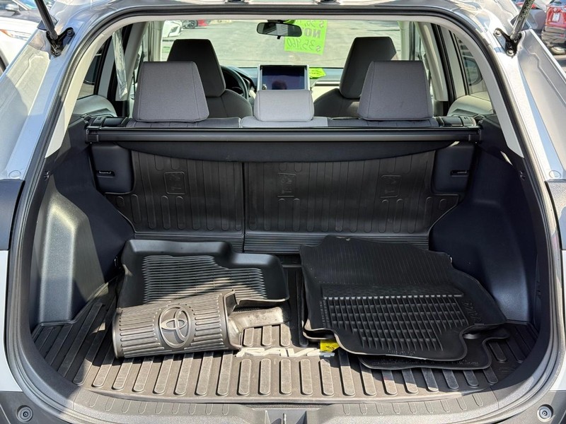 Toyota RAV4 Hybrid Vehicle Image 07