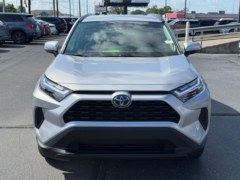 Toyota RAV4 Hybrid Vehicle Image 09