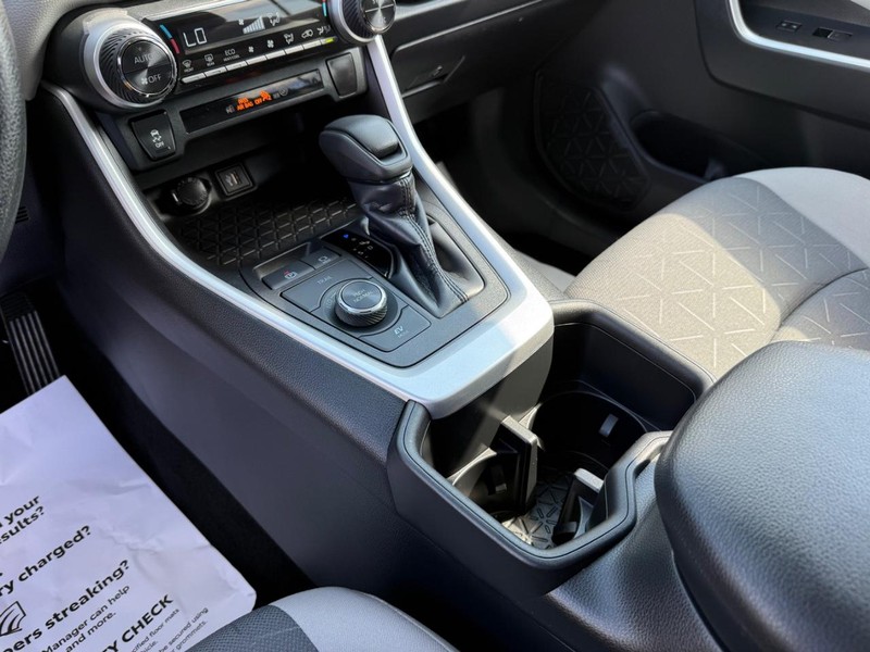 Toyota RAV4 Hybrid Vehicle Image 19