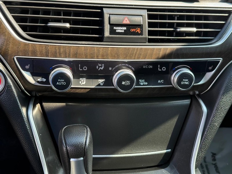Honda Accord Sedan Vehicle Image 20