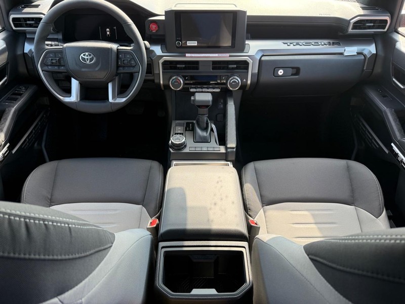 Toyota Tacoma 4WD Vehicle Image 05