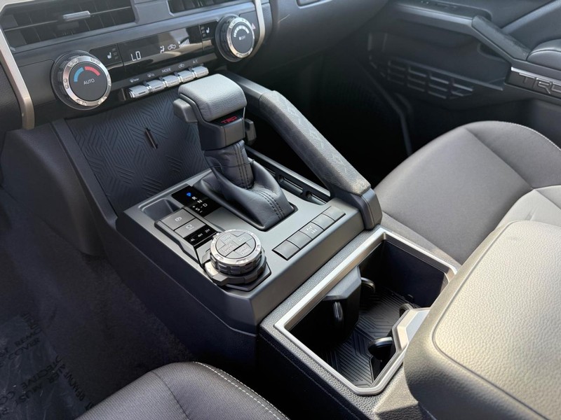 Toyota Tacoma 4WD Vehicle Image 14